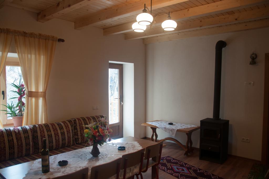 Aste Guesthouse Tropoje Exterior photo