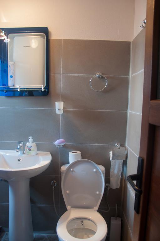 Aste Guesthouse Tropoje Room photo